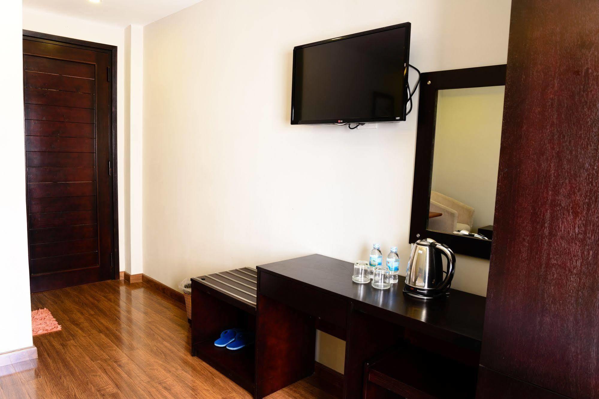 Cosmos Hotel Nha Trang By Ht Extérieur photo