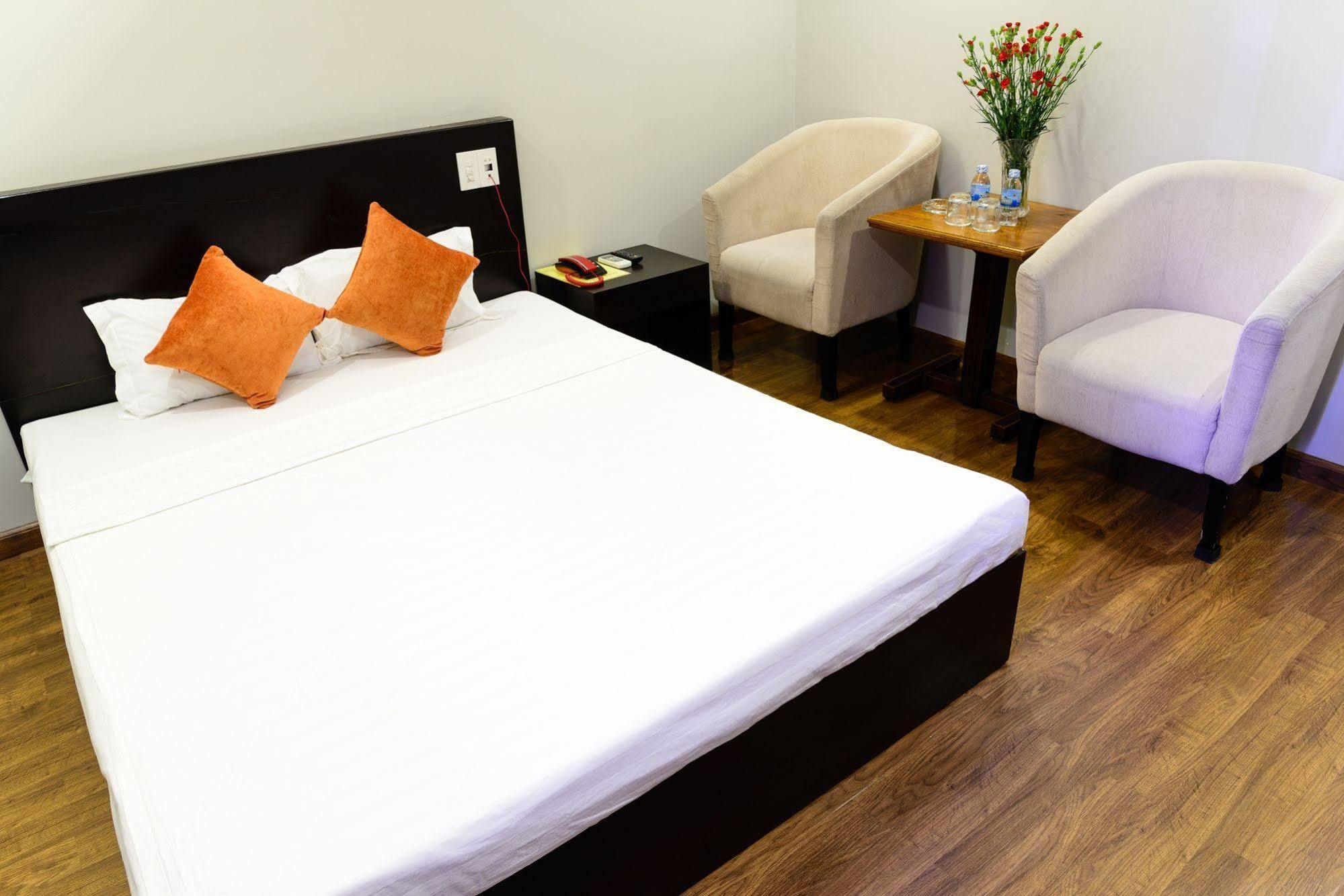 Cosmos Hotel Nha Trang By Ht Extérieur photo
